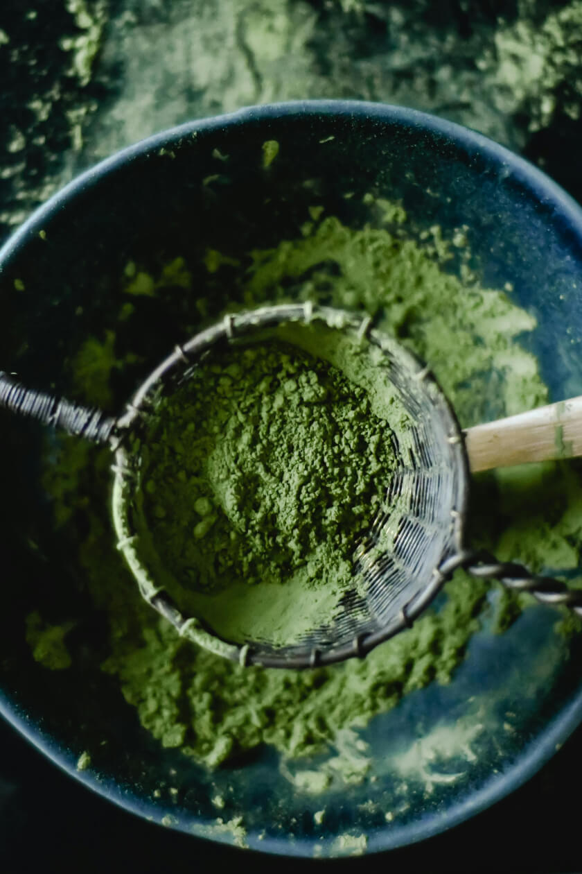 matcha powder which can be drank or applied topically for matcha tea skin benefits